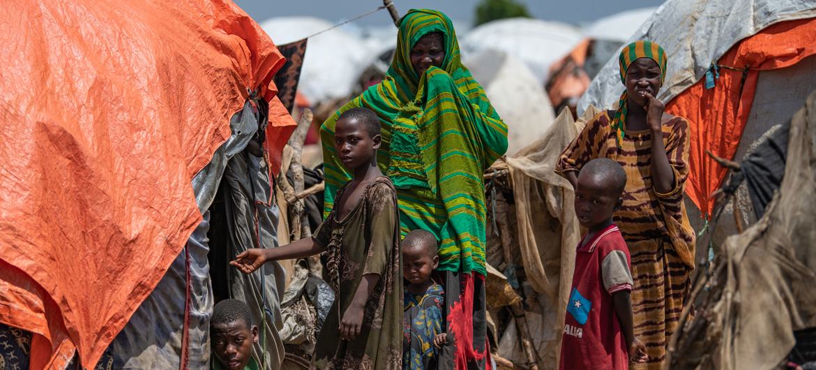 Puluhan ribu orang telah mengungsi di Somalia.