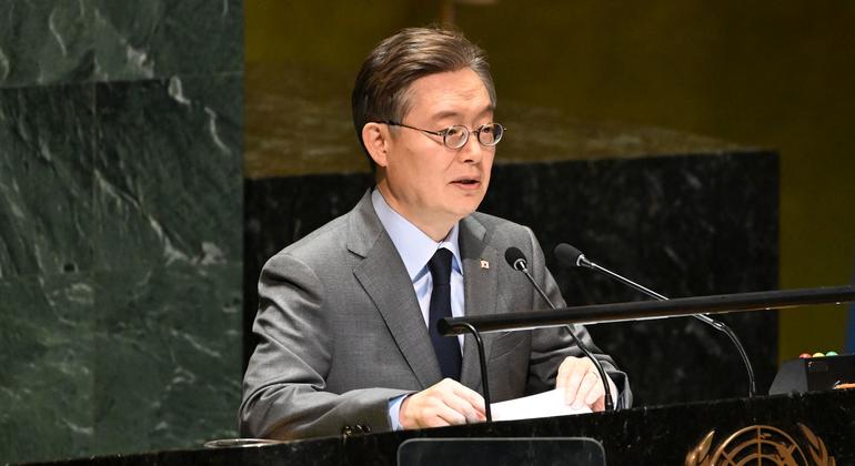 韩国常驻联合国代表黄浚局在联大发言。