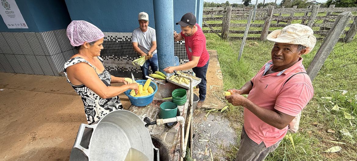 Familia de trabajadores agrícolas en Brasil.