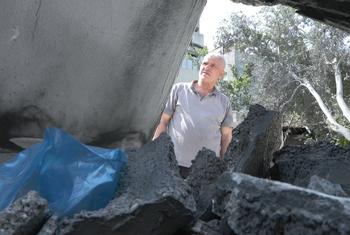 На фото: разрушения в Газе после израильского авиаудара.