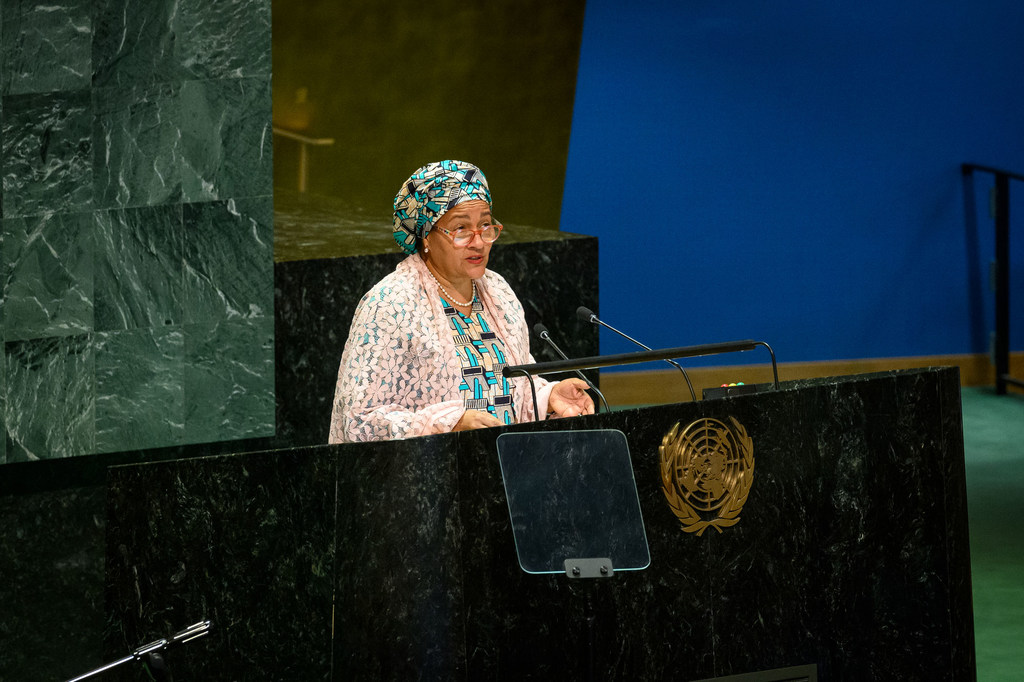 نائبة الأمين العام للأمم المتحدة، أمينة محمد تتحدث أمام المؤتمر السابع عشر للدول الأطراف في اتفاقية حقوق الأشخاص ذوي الإعاقة.