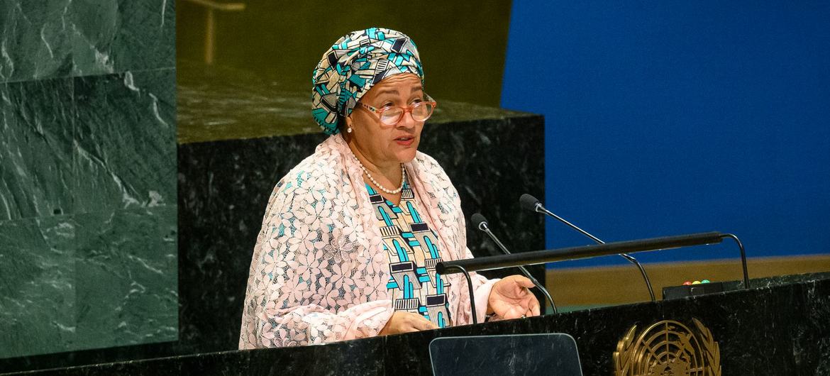 Заместитель Генерального секретаря ООН Амина Мохаммед выступает на открытии Конференции ООН по правам инвалидов.