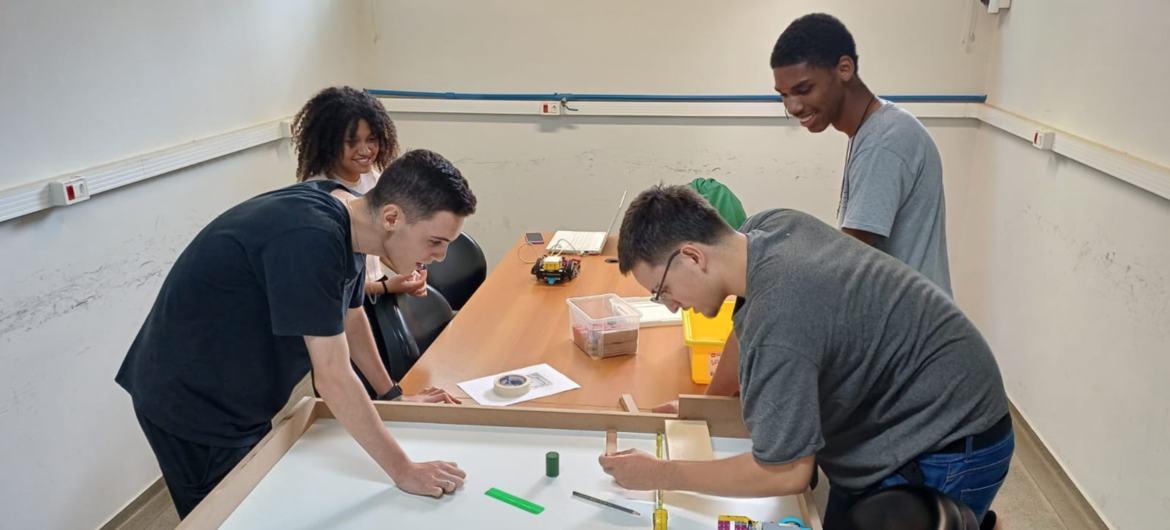Equipe Sancabots ao Resgate planeja desenvolvimento de robôs para competição nacional Equipe Sancabots ao Resgate planeja desenvolvimento de robôs para competição nacional