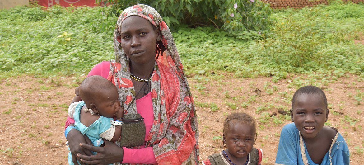 Des Soudanais ayant fui les violences au Darfour pour trouver refuge au Tchad.