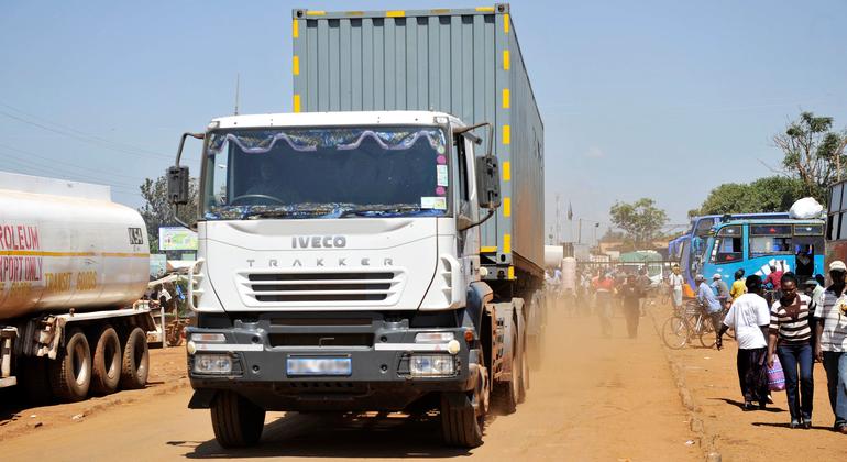 Un camión camino a África Oriental.