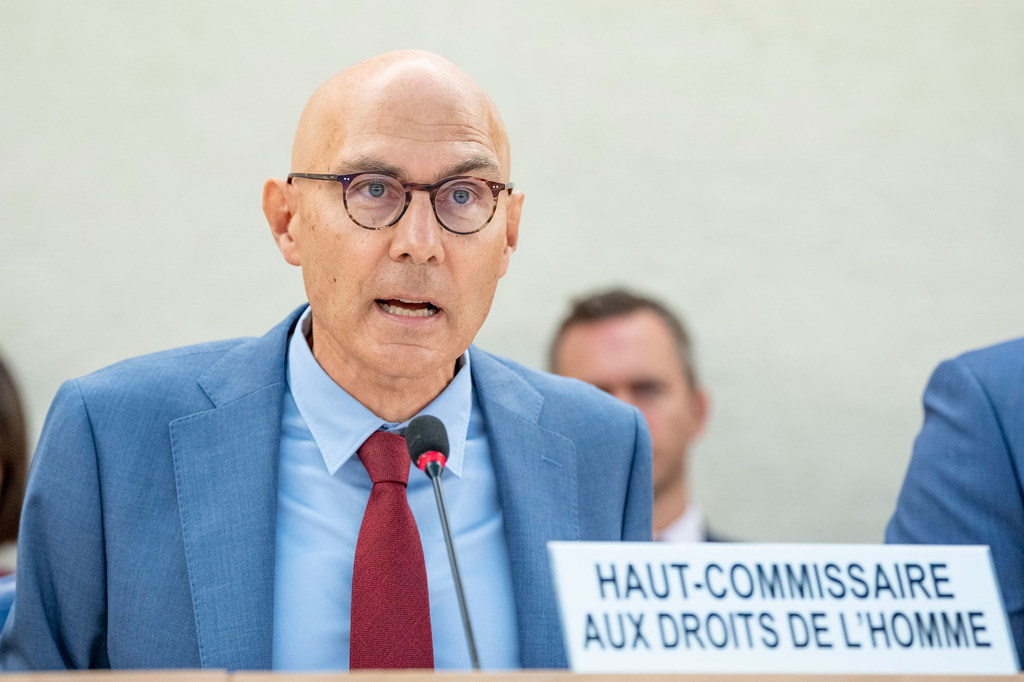 Volker Türk, Haut-Commissaire des Nations Unies aux droits de l'homme, s'adresse à la 54e session du Conseil des droits de l'homme.