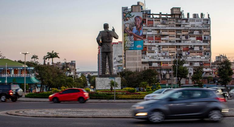 Os protestos em Moçambique começaram a 21 de outubro, após o assassinato de dois representantes políticos seniores, Elvino Dias e Paulo Guambe