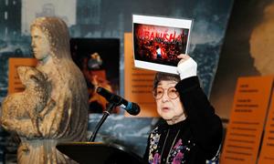 Un hibakusha, l'un des survivants des bombardements atomiques au Japon, s'exprime lors d'un événement spécial organisé en 2011 au Siège de l'ONU pour commémorer la Semaine du désarmement, qui a lieu chaque année en octobre.