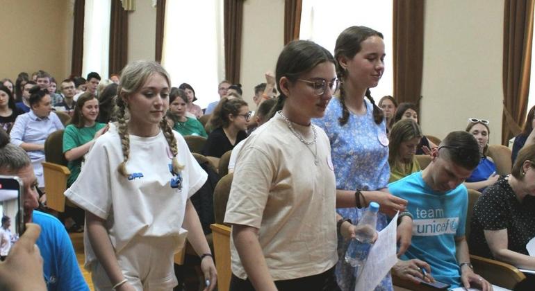 В июле более 80 мальчиков и девочек собрались в Минске, чтобы пройти обучение по технологии UPSHIFT, предоставленное ЮНИСЕФ. 