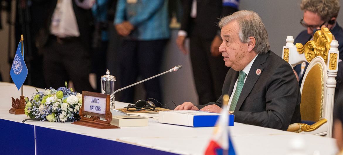 संयुक्त राष्ट्र प्रमुख एंतोनियो गुटेरेश, आसियान सम्मेलन के दौरान, कम्बोडिया में.