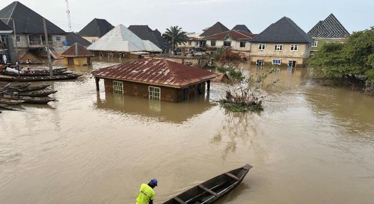 Een overstroomd gebied in de staat Anambra, Nigeria op 28 oktober 2022