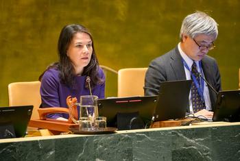 La présidente de l'Assemblée générale, Annalena Baerbock, lors d'une réunion sur le rapport annuel de la Cour pénale internationale (CPI).
