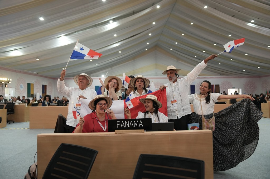 Representatives of the Panama delegation at the ICH session. Representatives of the Panama delegation at the ICH session.