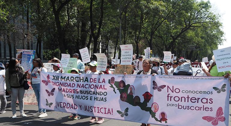 Participantes en la XII marcha de la Dignidad Nacional Madres buscando a sus hijos e hijas ‘¡Verdad y Justicia!’ celebrada en la Ciudad de México