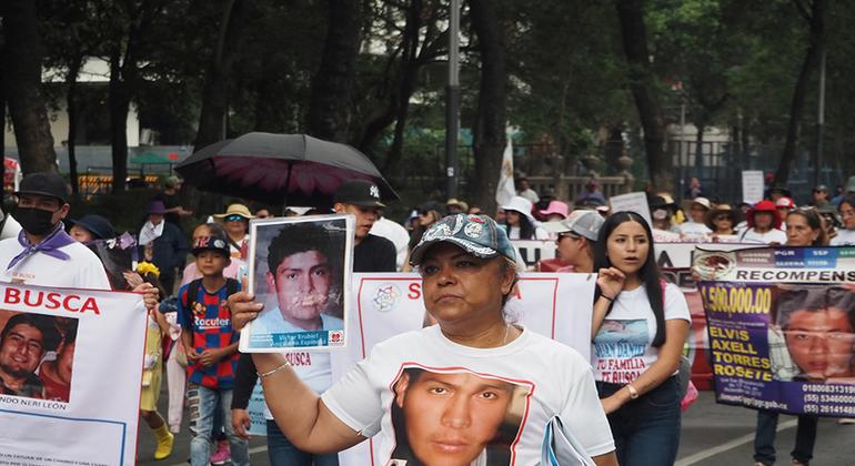 L'une des participantes à la 12e Marche nationale pour la dignité des mères à la recherche de leurs fils et de leurs filles. La manifestation a eu lieu à Mexico dans le cadre de la célébration de la fête des mères au Mexique.