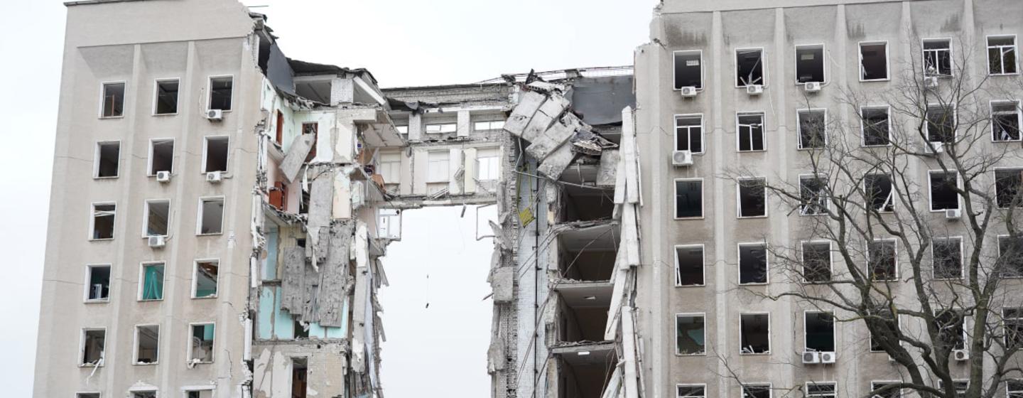 تم تدمير المباني السكنية والمكتبية في جميع أنحاء ميكولايف.