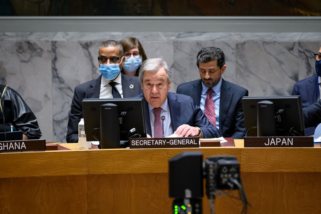 Le Secrétaire général António Guterres s'adresse aux membres du Conseil de sécurité de l'ONU sur l'état de droit entre les nations.