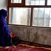 在阿富汗，童婚是一种经济生存战略，家庭为了减轻经济负担而将女儿嫁出去。