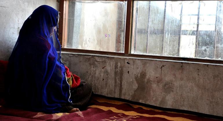 El matrimonio infantil es una estrategia de supervivencia económica en Afganistán, donde las familias casan a sus hijas para reducir su carga económica.