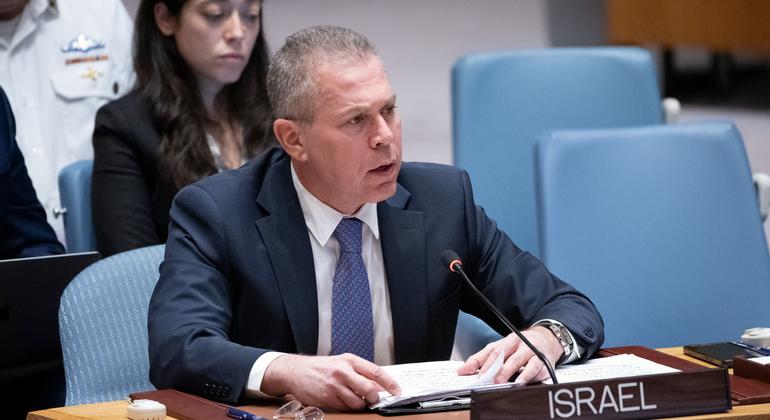 السفير جلعاد إردان الممثل الدائم لإسرائيل لدى الأمم المتحدة، يتحدث أمام مجلس الأمن الدولي.