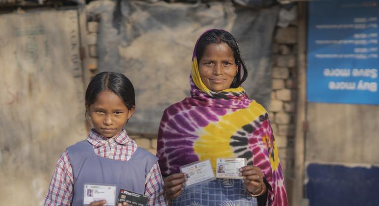 बैंक खाता होने से रूपा और उसके परिवार को स्वास्थ्य, शिक्षा से लेकर वित्तीय समावेशन तक, कई सामाजिक सुरक्षा योजनाओं तक पहुँच हासिल हुई.