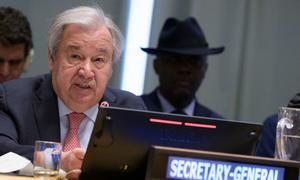 Secretary-General António Guterres briefs Member States in the General Assembly (file).