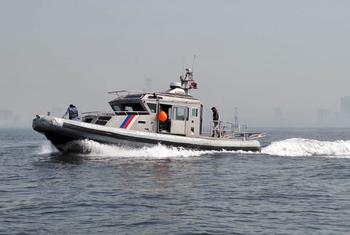 پاکستان کوسٹ گارڈ یو این او ڈی سی اور حکومت کینیڈا کی مدد سے ملک کے ساحلوں پر سمگلنگ کی روک تھام کے انتظام کو مؤثر بنا رہے ہیں (فائل فوٹو)۔