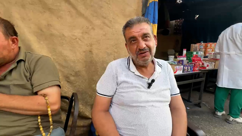 أحمد نصار، نازح فلسطيني من مدينة غزة إلى دير البلح.