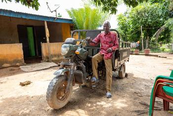 Yabao Oumarou est un cultivateur de cacao qui vit à Bagoliéoua, dans la région de la Nawa, en Côte d'Ivoire.
