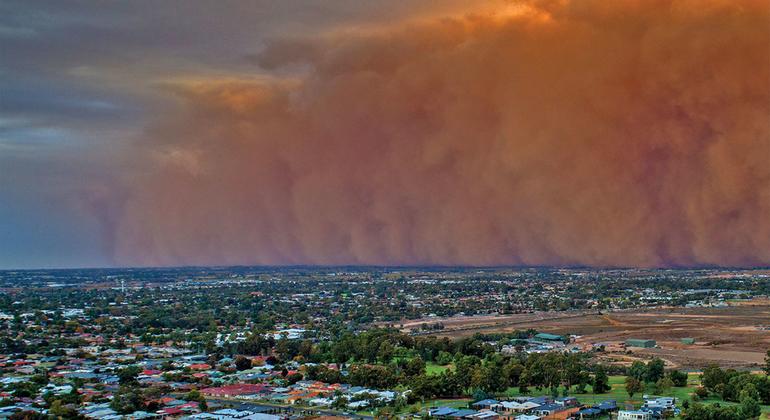 澳大利亚维多利亚州米尔杜拉的一场沙尘暴。