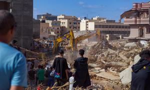 فرق إزالة الأنقاض في درنة بعد إعصار دانيال.