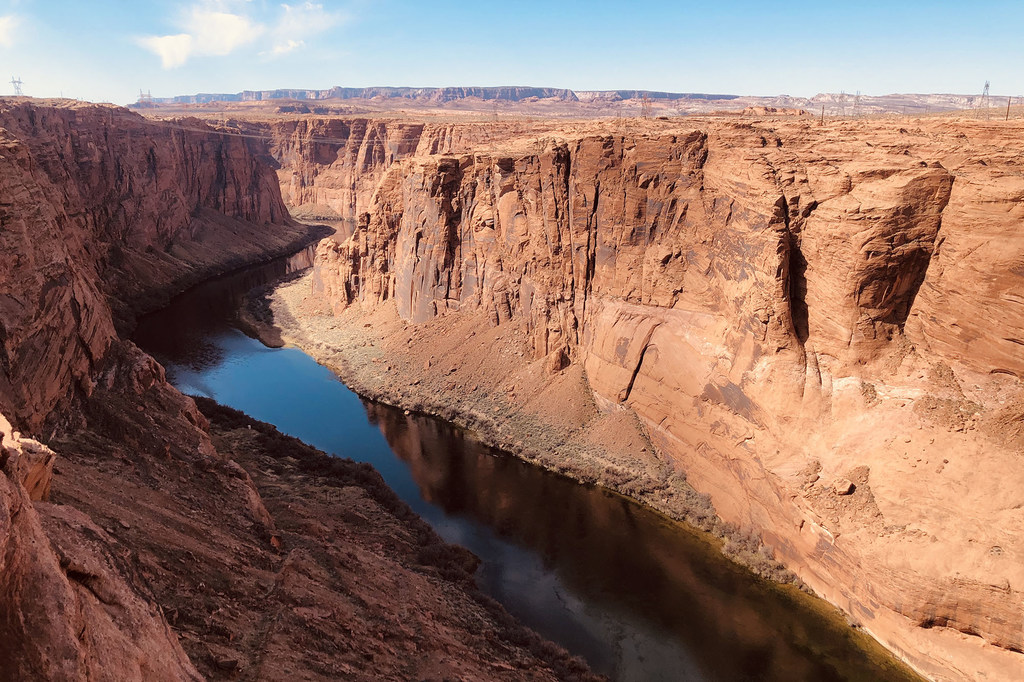 Le fleuve Colorado. En 2022, plus de 50 % des bassins versants et des réservoirs mondiaux présentaient des écarts par rapport aux conditions normales.