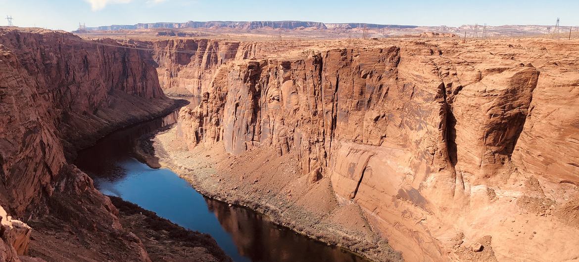 El río Colorado. En 2022, más del 50% de las cuencas y embalses del mundo mostraron desviaciones respecto a las condiciones normales.