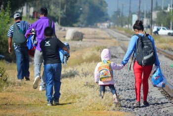 Niños migrantes en México.
