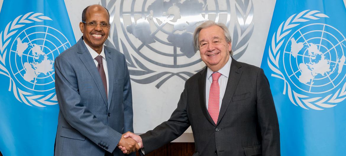 Secretary-General António Guterres (right) meets with Mahmoud Ali Youssouf, Chairperson of the African Union Commission. Secretary-General António Guterres (right) meets with Mahmoud Ali Youssouf, Chairperson of the African Union Commission.