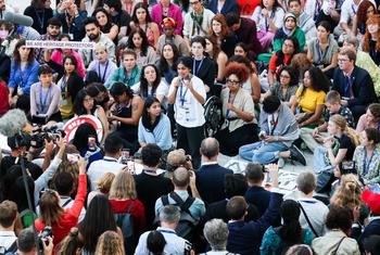 موسمیاتی تبدیلی پر دنیا بھر سے آئے کارکن کاپ28 کانفرنس کے آخری دن معدنی ایندھن کے استعمال کے خاتمے پر معاہدے کا مطالبہ کر رہے ہیں۔