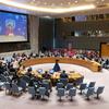 Roza Otunbayeva (à l'écran), Représentante spéciale du Secrétaire général pour l'Afghanistan et Cheffe de la Mission d'assistance des Nations Unies en Afghanistan, informe le Conseil de sécurité de la situation dans le pays.