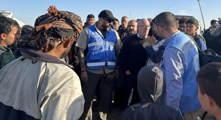 Jamie McGoldrick - Ad Interim Resident and Humanitarian Coordinator in the occupied Palestinian Territory, meeting displaced Palestinians in Rafah, Southern Gaza.