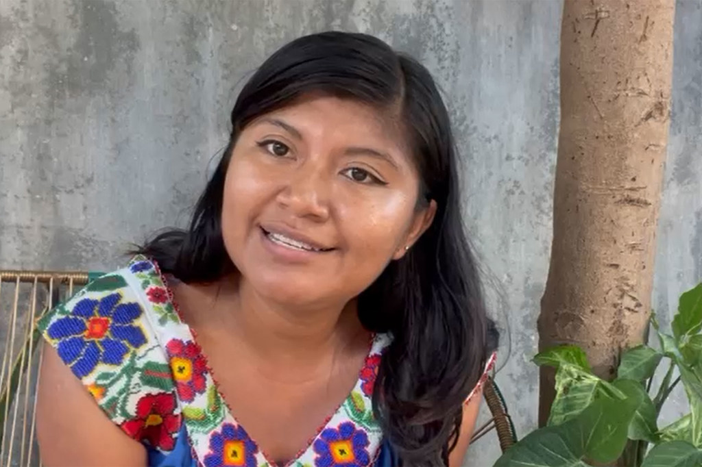 Sheila Martínez, coordinadora de Radio Voces Afromexicanas, posa para un retrato.