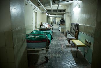 С 24 февраля 2022 года ВОЗ зафиксировала более 1200 случаев нанесения ударов по медицинским объектам в Украине. 