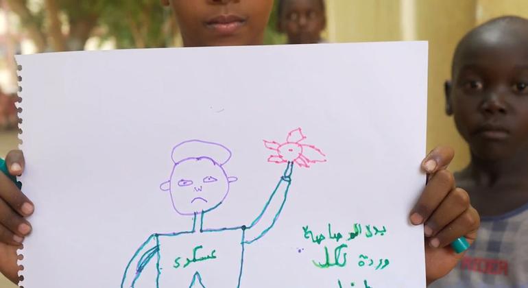 सूडान में युद्ध का असर, बच्चों पर भी बहुत भीषण हुआ है. लाखों बच्चे विस्थापित और खाद्य अभाव से त्रस्त हैं. यूएन एजेंसियाँ उनकी मदद में सक्रिय हैं.