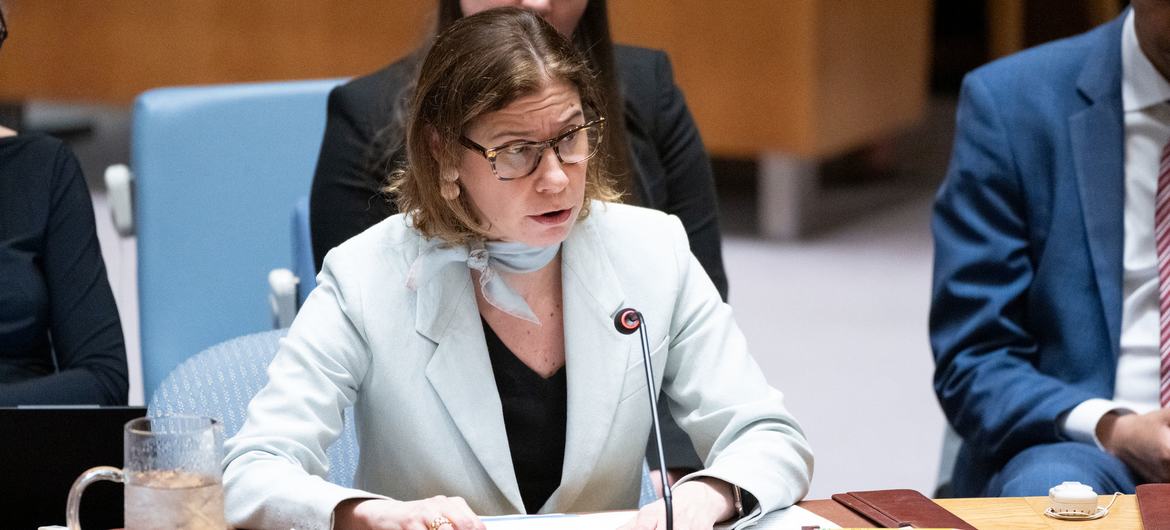 Angélica Jácome, directrice du bureau de l'Organisation des Nations Unies pour l'alimentation et l'agriculture (FAO) à New York, informe les membres du Conseil de sécurité de l'ONU sur la situation à Gaza.