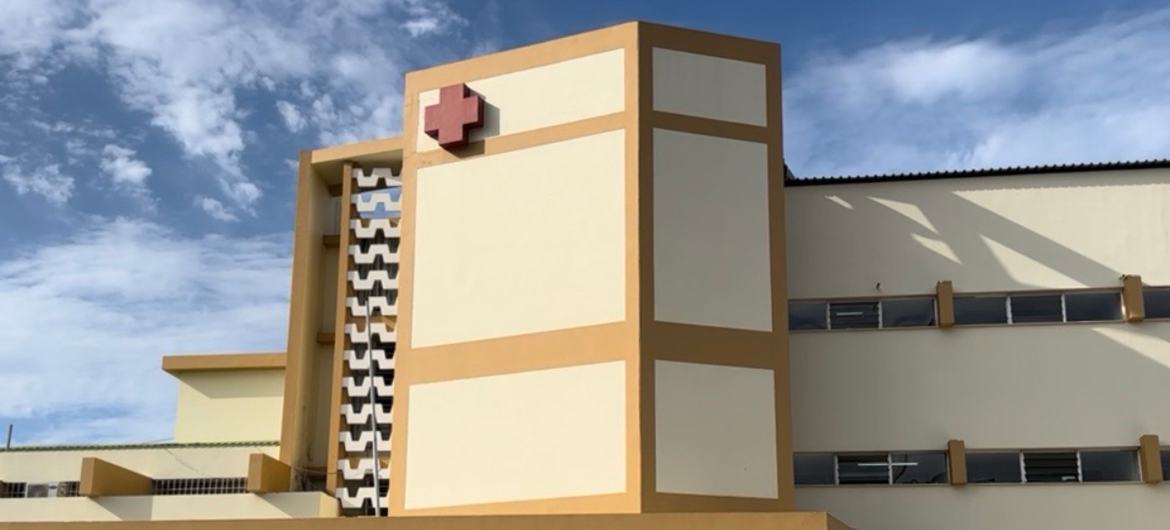 No Hospital Central de Maputo, geladeiras que antes armazenavam drogas ilícitas agora preservam medicamentos que salvam vidas No Hospital Central de Maputo, geladeiras que antes armazenavam drogas ilícitas agora preservam medicamentos que salvam vidas
