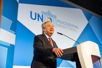 O secretário-geral António Guterres discursa na Reunião Ministerial de Manutenção da Paz da ONU de 2025 em Berlim, Alemanha