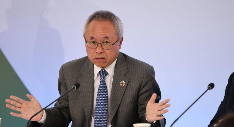 Li Junhua, Secretario General Adjunto de Asuntos Económicos y Sociales de la ONU y Secretario General de UNOC3, en la rueda de prensa de clausura, en Niza. Li Junhua, Secretario General Adjunto de Asuntos Económicos y Sociales de la ONU y Secretario General de UNOC3, en la rueda de prensa de clausura, en Niza.