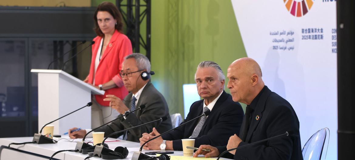 Conferência de imprensa de encerramento da Terceira Conferência dos Oceanos das Nações Unidas. Conferência de imprensa de encerramento da Terceira Conferência dos Oceanos das Nações Unidas.