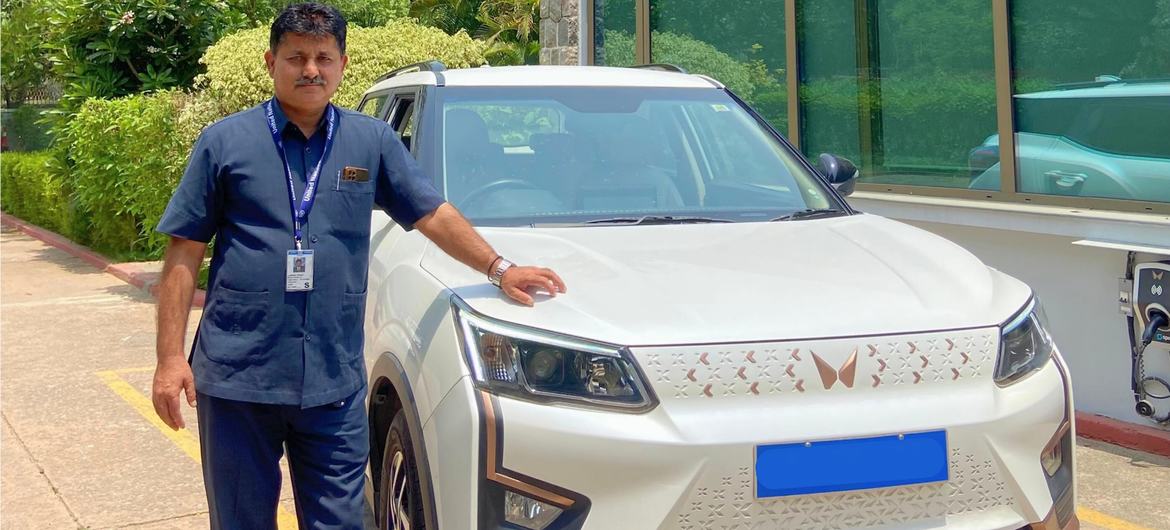 Electric vehicles are being used in the office movement. Electric vehicles are being used in the office movement.