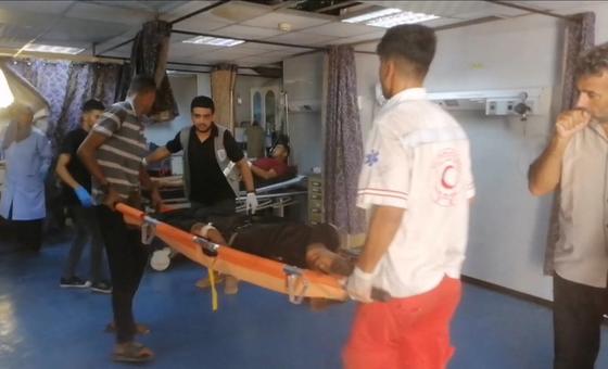 Gaza: Guterres «conmocionado y entristecido» por los mortíferos ataques contra Al Mawasi, mientras la OMS y sus socios colaboran en la respuesta médica