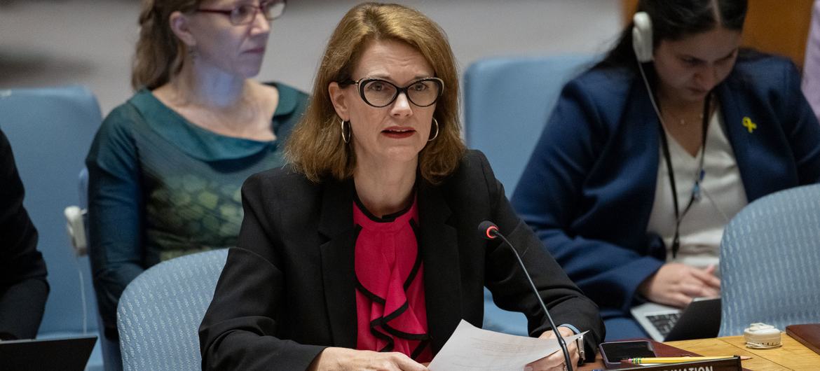 Lisa Doughten, Directrice de la Division du financement et des partenariats au Bureau de la coordination des affaires humanitaires des Nations Unies (OCHA), s'exprime lors d'une réunion du Conseil de sécurité sur la situation au Moyen-Orient.