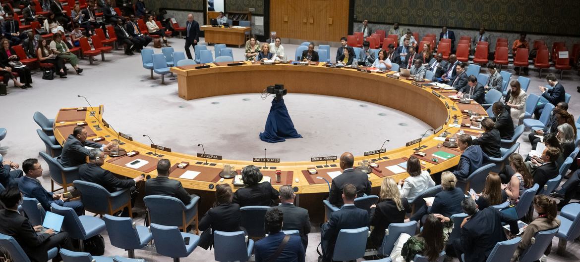 A wide view of the Security Council meeting on the situation in the Middle East.